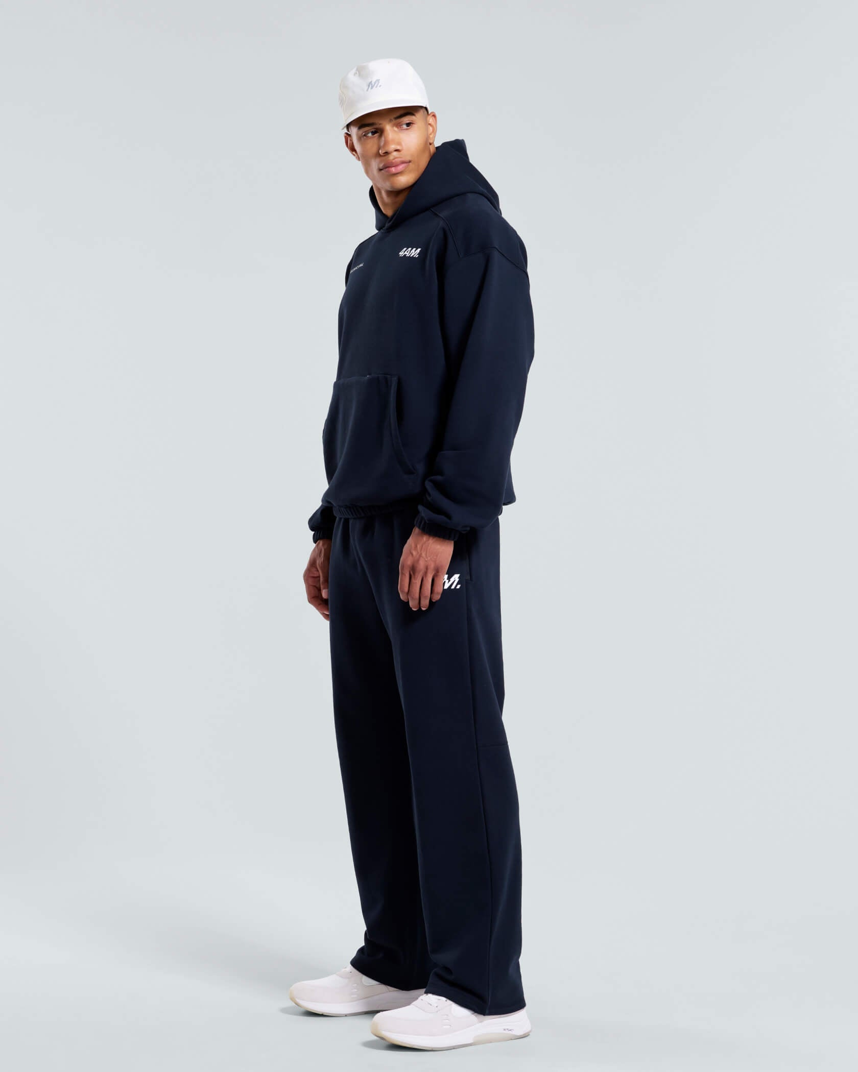 4AM. Fleece Pants |Black| side