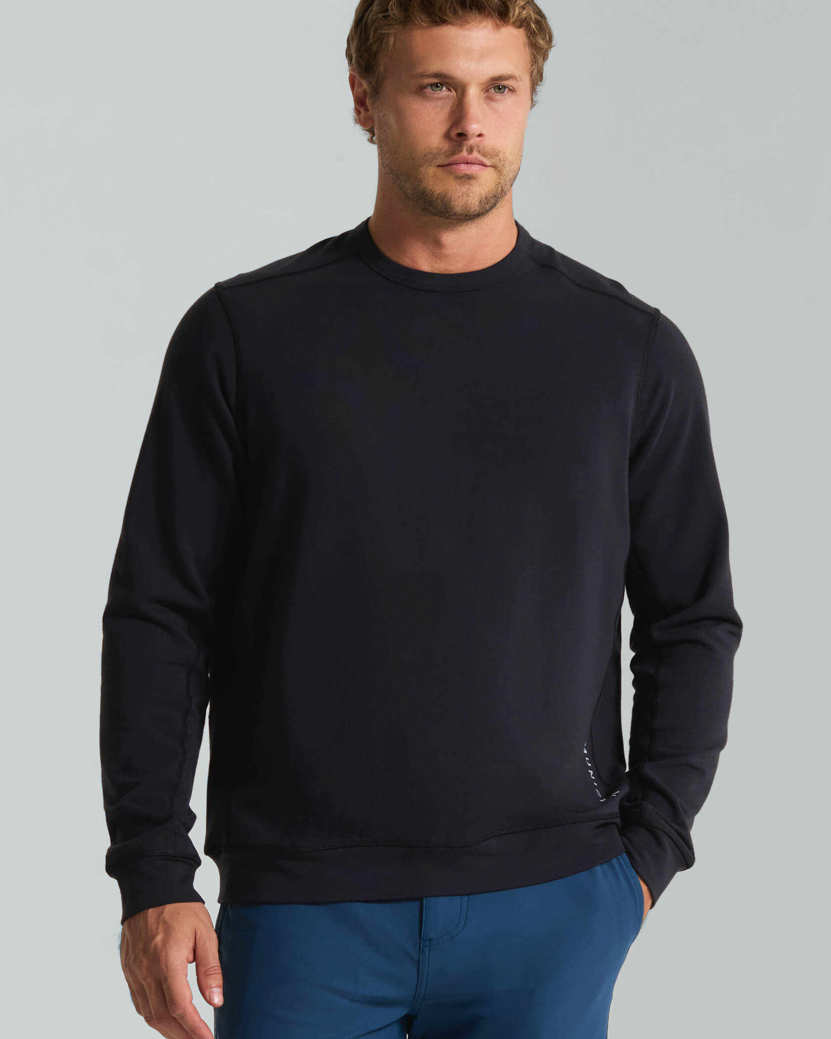 New Town Stretch Crew |Black| front